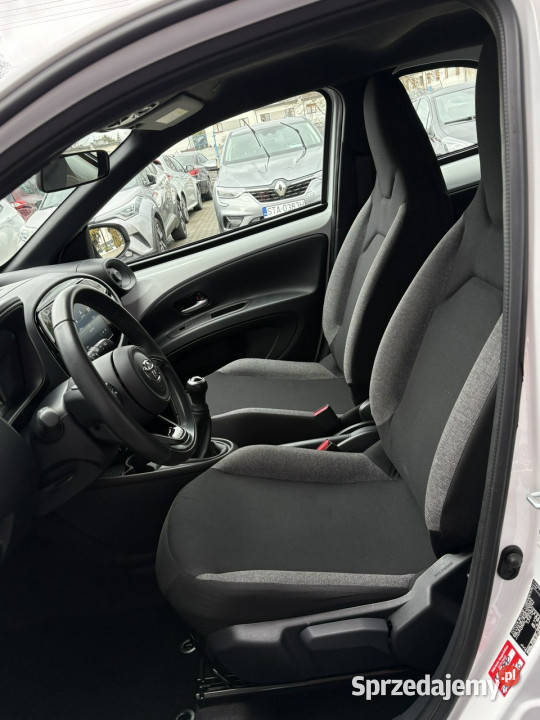 Toyota Aygo X Rezerwacja kamera cofania