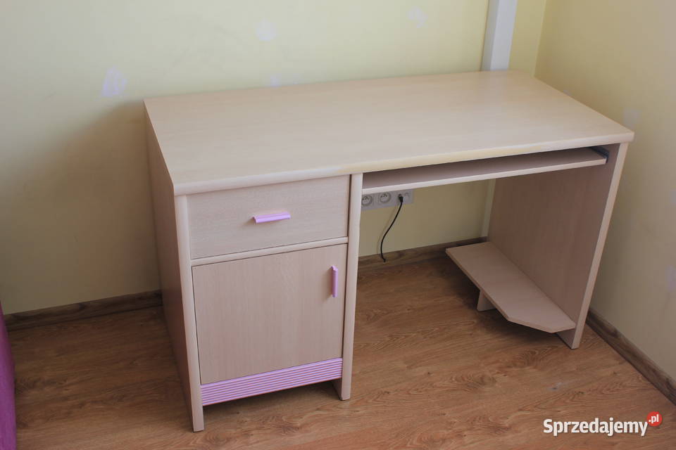 Zestaw mebli do pokoju młodzieżowego