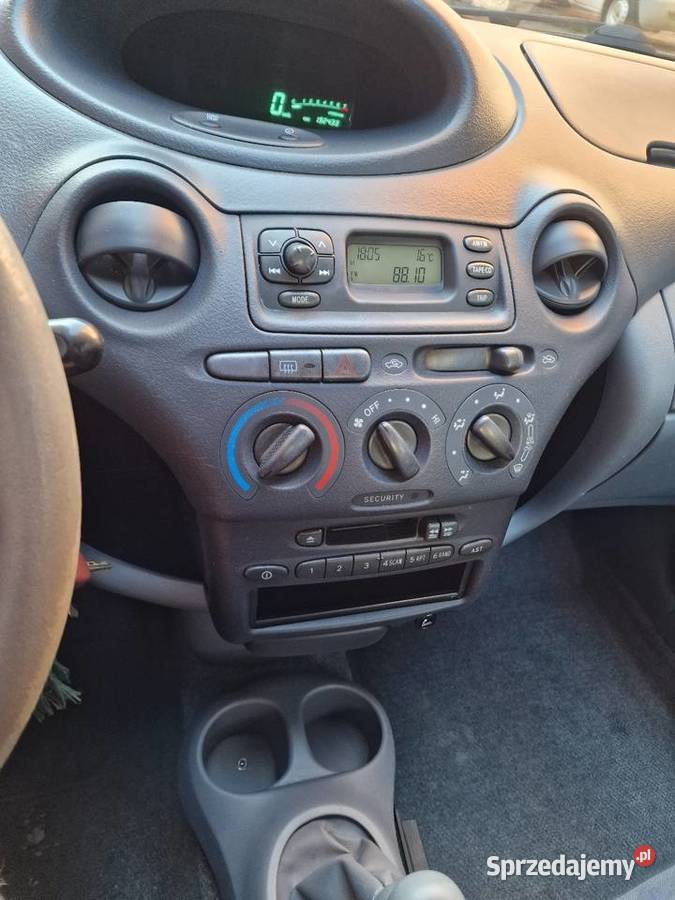 Toyota Yaris 2003r 10 benzyna Motoryzacja Chorzów sprzedam
