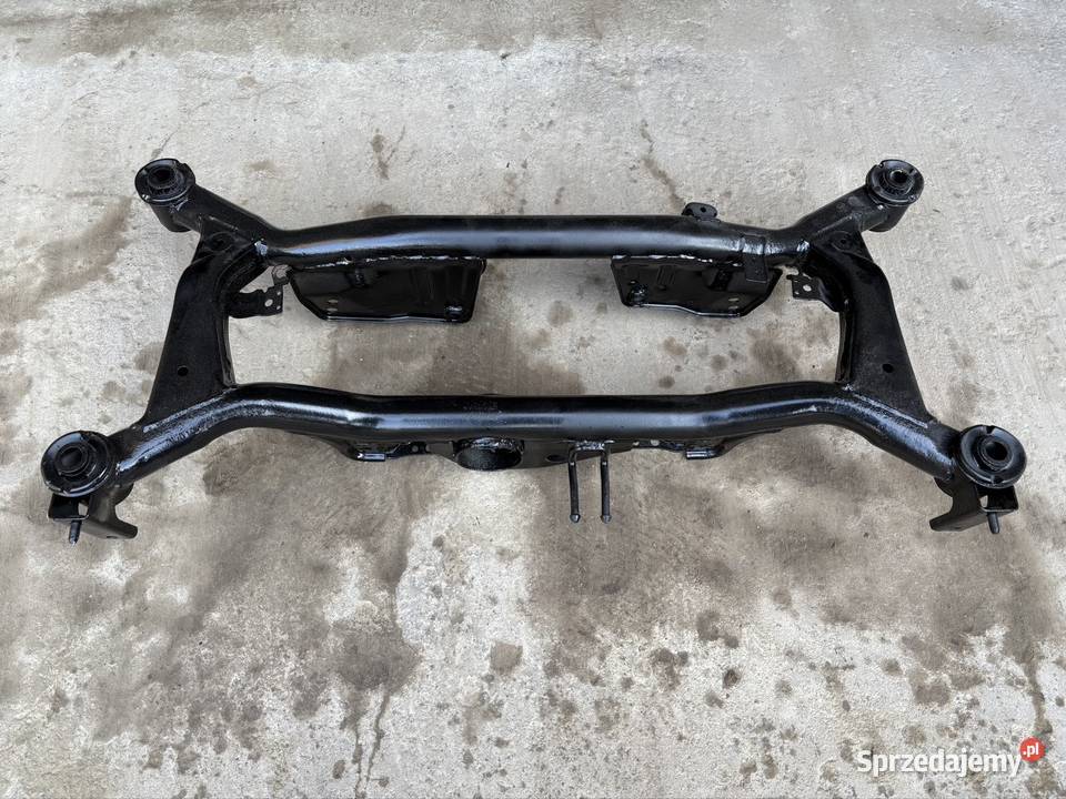 Sanki kołyska belka zawieszenie tył Nissan Olszowiec