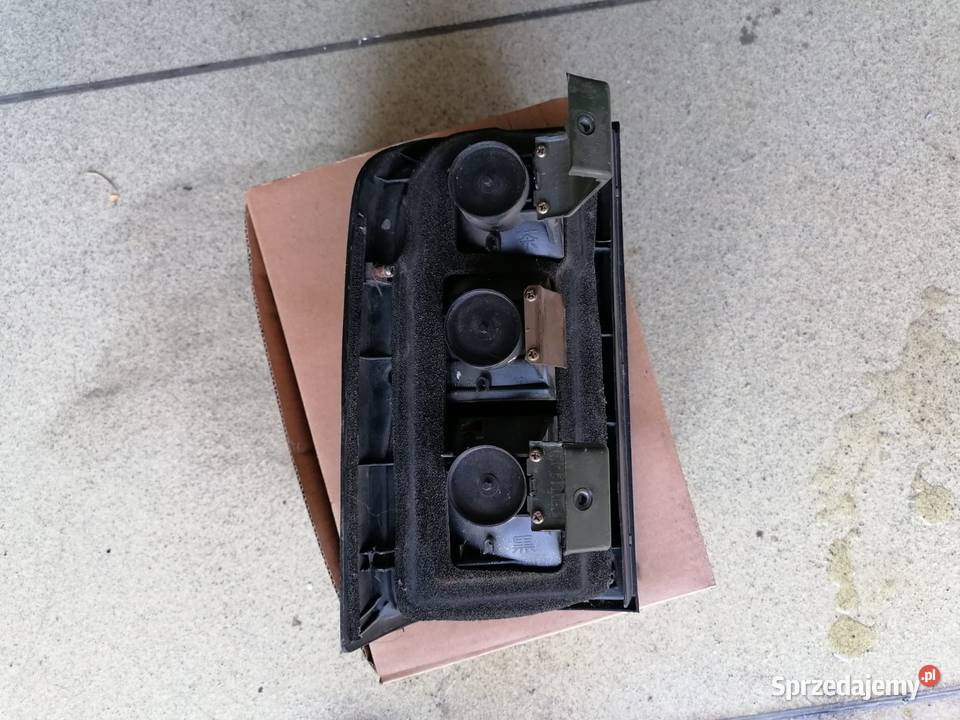 lampa prawy tył nissan patrol y61 prawe małopolskie Skawina