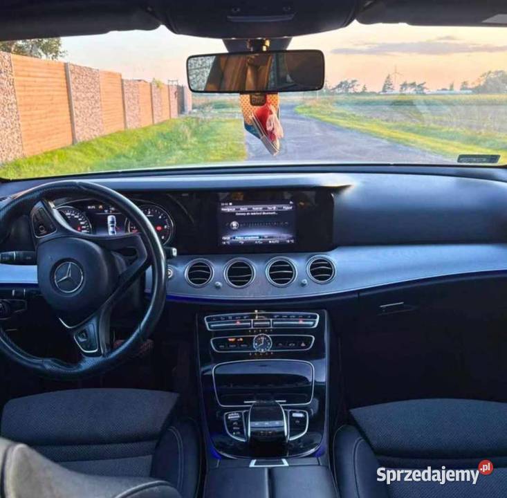 MercedesBenz klasa E 220 D 2016 Rok produkcji 2016 Przybyszew sprzedam
