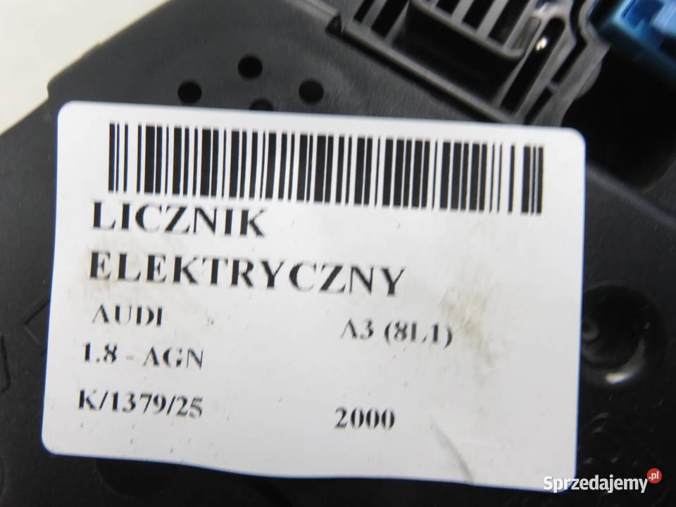 LICZNIK AUDI A3 8L1 18 AGN 8L0919860E osobowe Liczniki i zegary sprzedam
