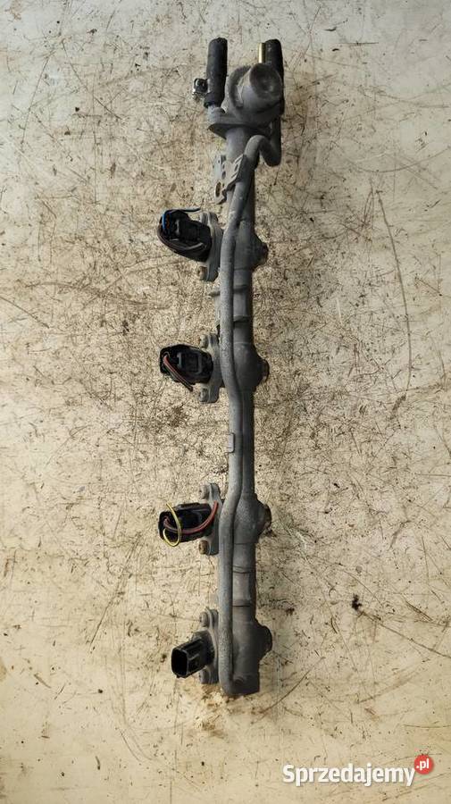 Listwa wtryskowa Nissan Sunny