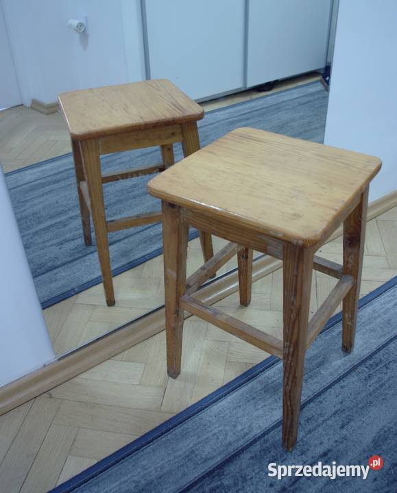 Taboret drewniany