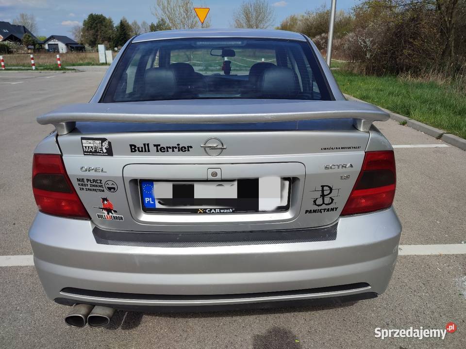 Opel Vectra B Zender 18 125 Benzyna ładny stan Sandomierz sprzedam