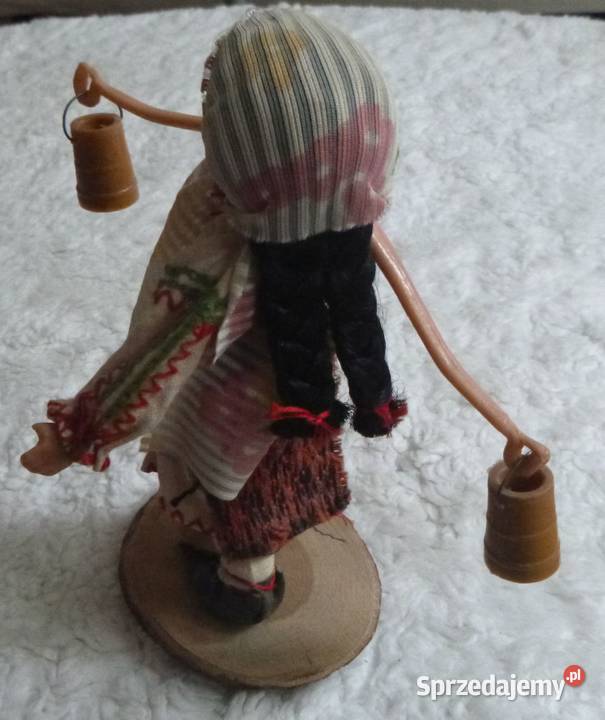 Mołdawska lalka ludowa Dziewczyna z koromysłem Warszawa