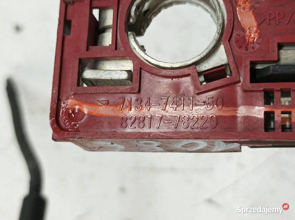 KLEMA PLUS AKUMULATORA 8281778220 Lexus NX I
