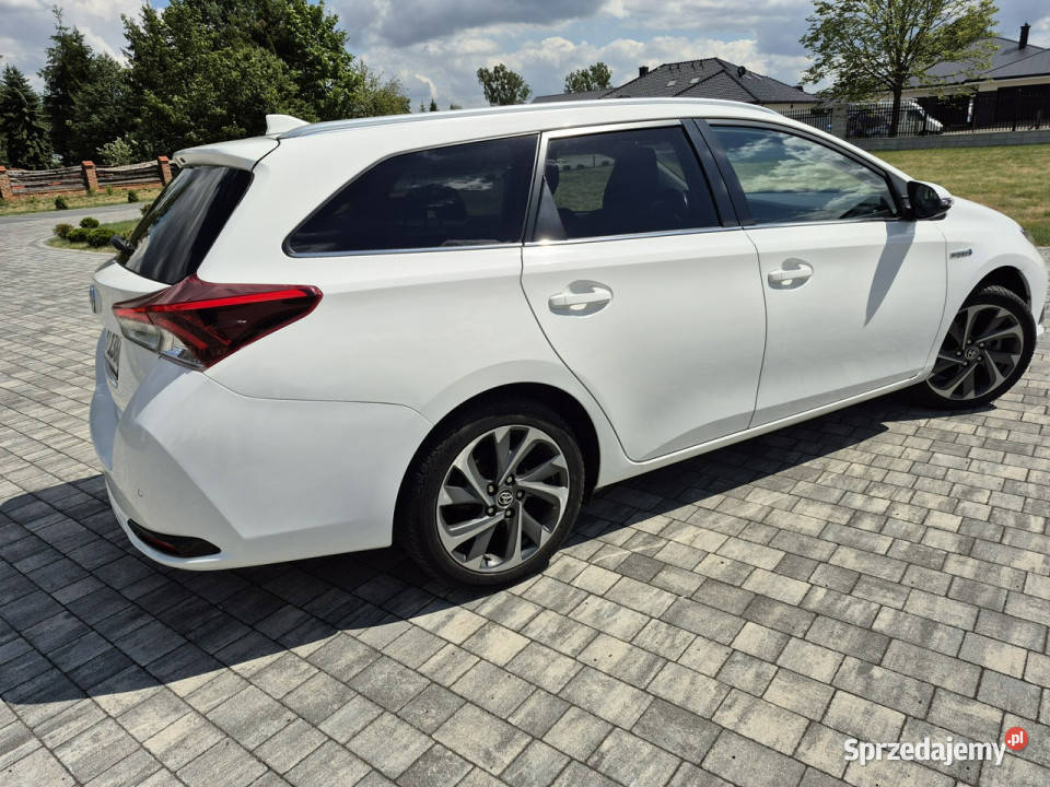 Toyota Auris 18 hybrid climatronic kamera grzane sprzedam