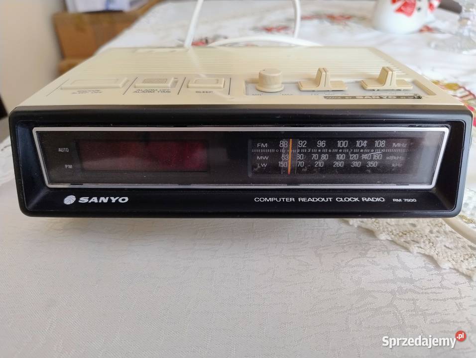 Radiobudzik SANYO Radom