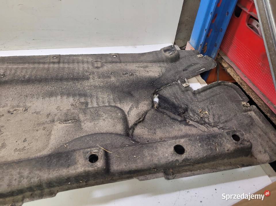 OSŁONA PŁYTA PODWOZIA PRAWA AUDI A6 C8 4K0825208 osobowe Przystajń