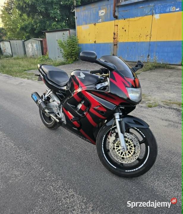 Honda CBR 600 przygotowana do sezonu zamienię łańcuch Rypin
