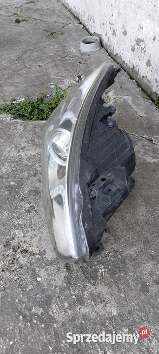 Hyundai i40 Lampa Prawa LED XENON Uszkodzona osobowe Poświętne