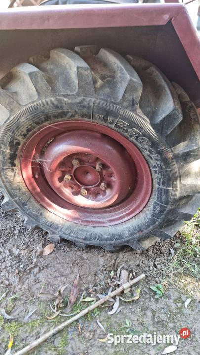 Traktor sam Rolnictwo Połomia