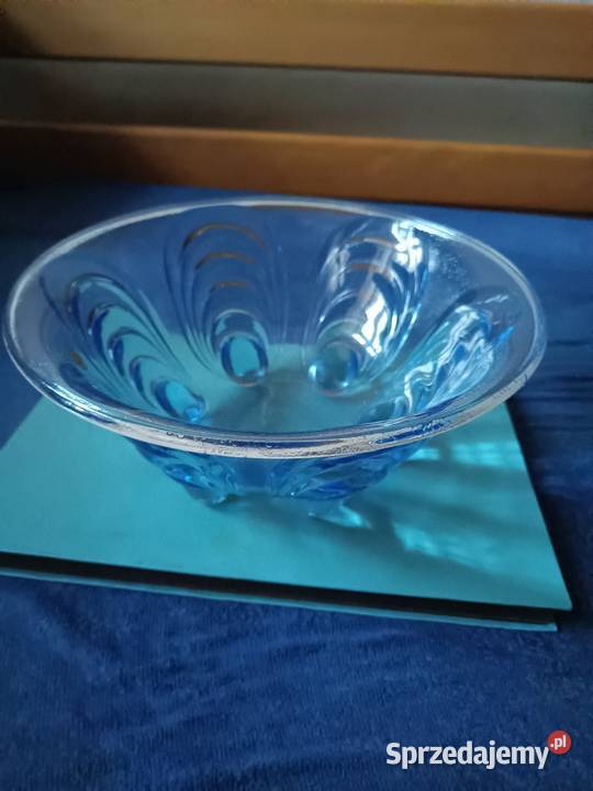 Piękna owocarka bohemia niebieska