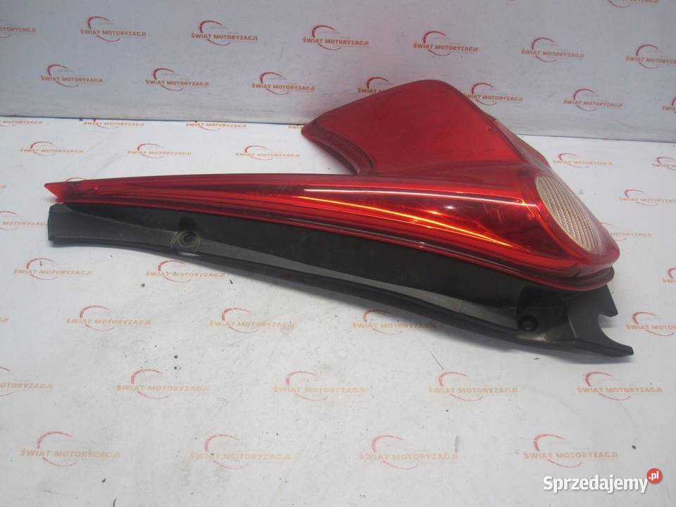 NISSAN JUKE I F15 10r lampa prawa tył osobowe Lampy tylne