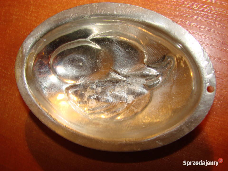 mała miedziana foremka