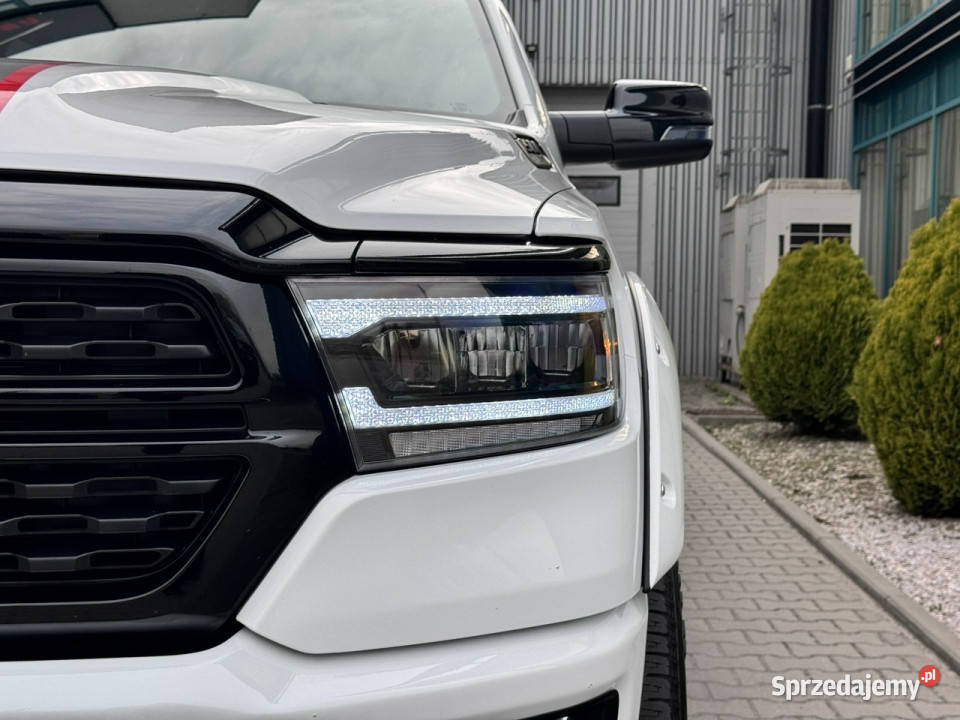 RAM 1500 57 V8 HEMI eTorque Bezwypadkowy 717 podgrzewane fotele Węgrzce sprzedam