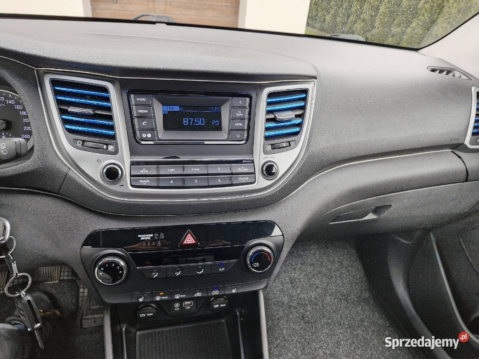 16 Benzyna 77 250 Oryginalny lakier