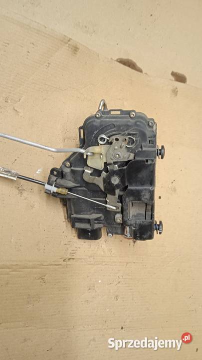 AUDI A6 C5 ZAMEK DRZWI PRZÓD PRAWY 9PIN EU Zbierkowo