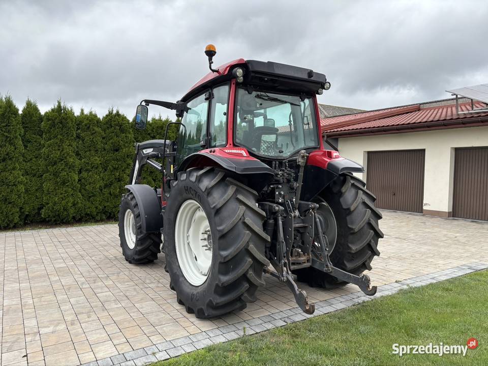 Valtra A134 z ładowaczem Grabów Szlachecki