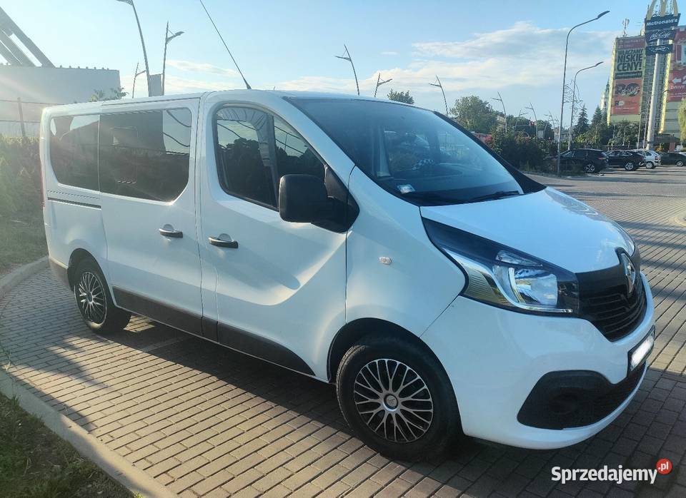 Tanio Renault Trafic 9 miejsc 2018r mały biały Ćmielów sprzedam