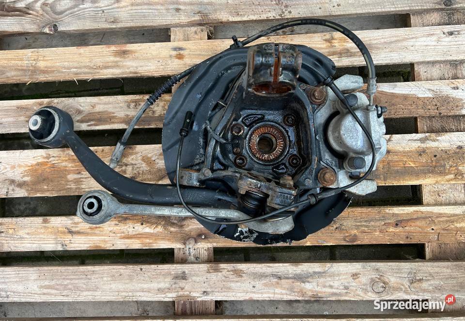 BMW X3 F25 X4 F26 ZWROTNICA WAHACZE PRAWY PRZÓD osobowe dolnośląskie