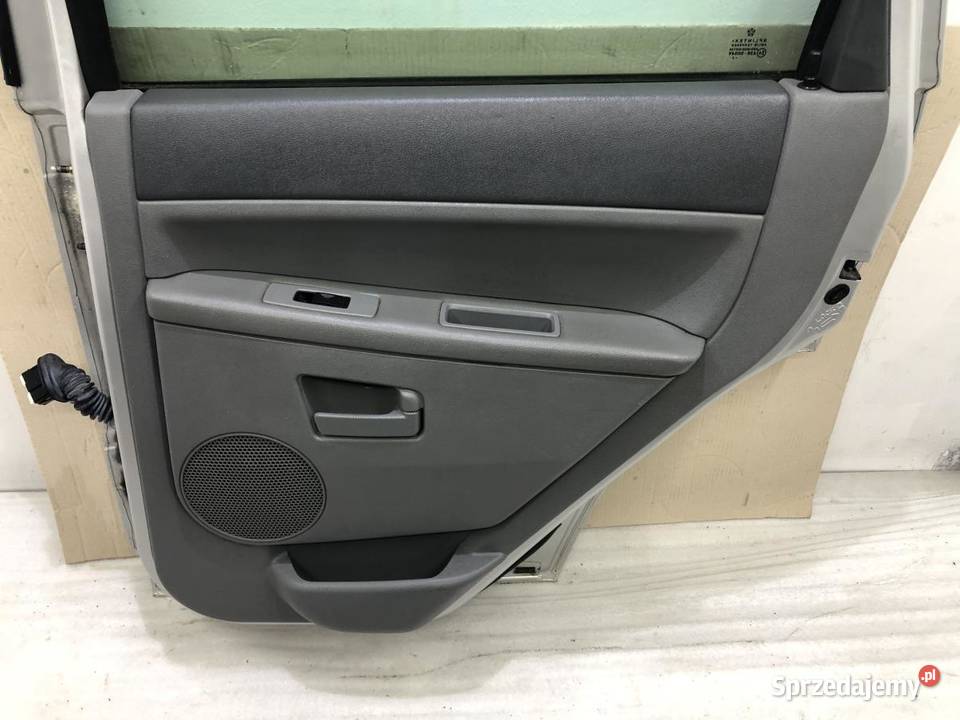 DRZWI PRAWY TYŁ JEEP GRAND CHEROKEE WK III sprzedam