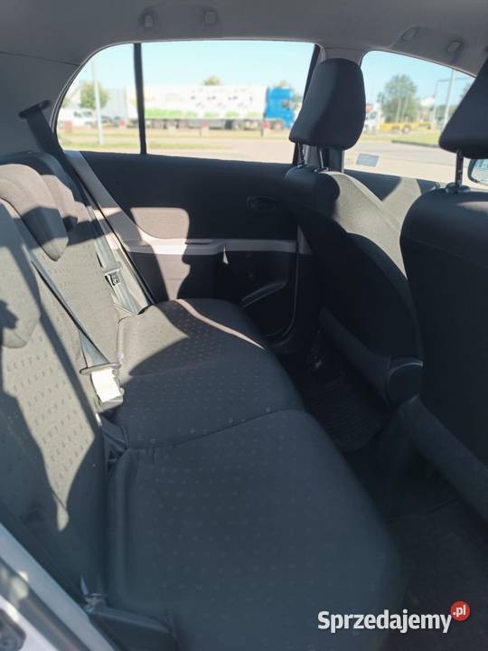 Toyota Yaris 2008 benzyna 10 klimatyzacja sprzedam