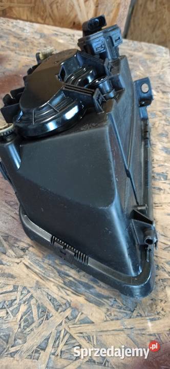 Lampa przód audi A3 8l prawa Zamość