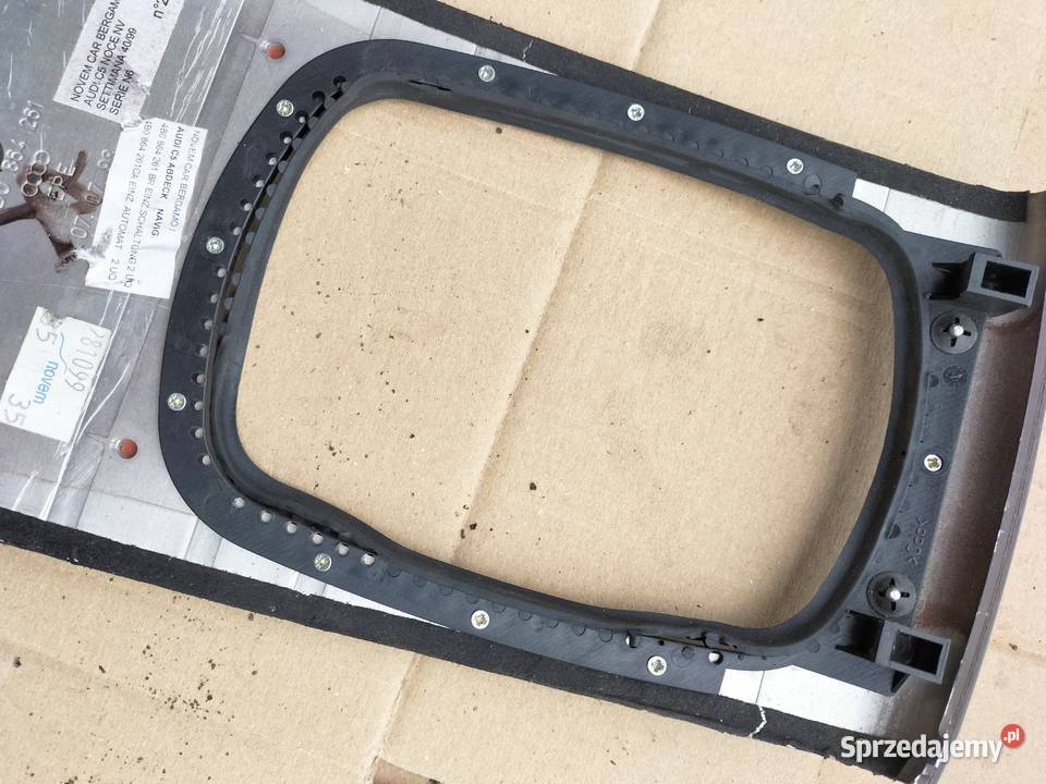 AUDI A6 C5 4B0864261 RAMKA MIESZKA MIESZEK GAŁKA osobowe Kamień-Kolonia