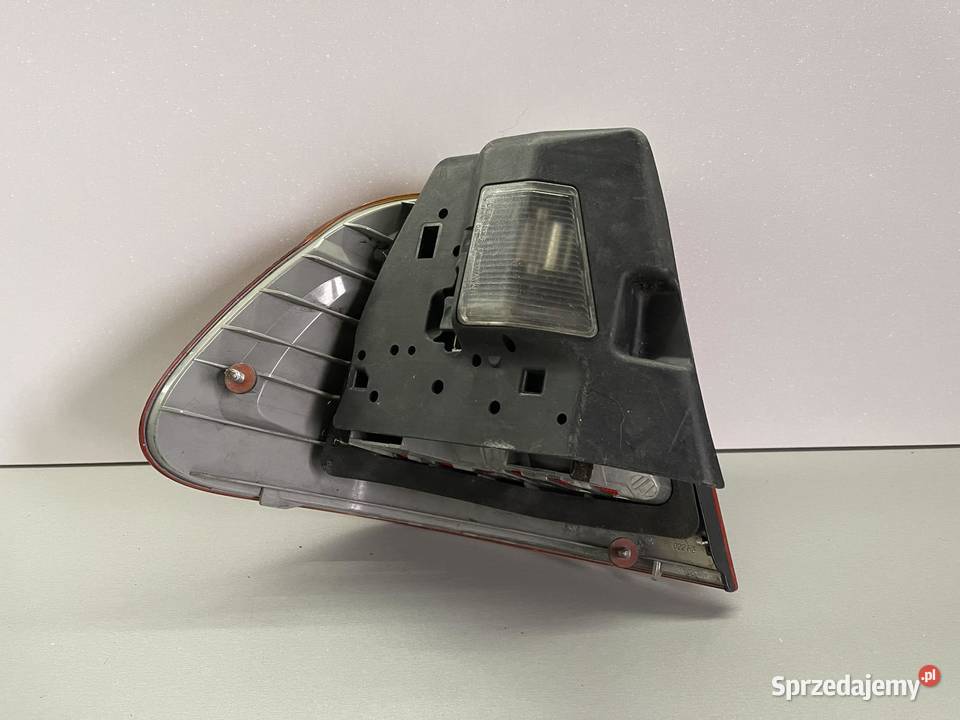 BMW E46 PRAWA LAMPA TYŁ SEDAN Ostroróg
