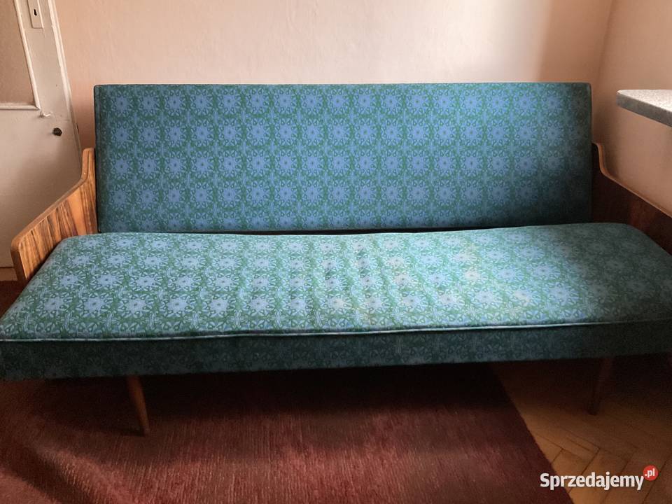 Wersalka w obudowie drewnianej