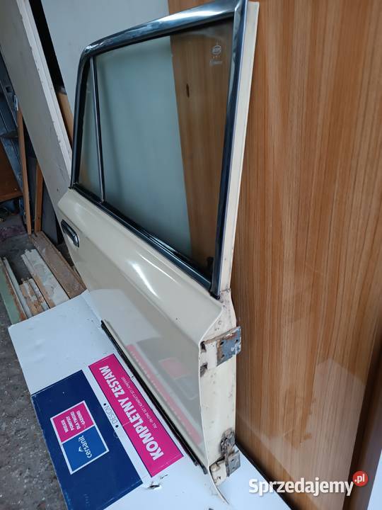 Oryginalne prawe tylne drzwi Fiat 125p Pionki