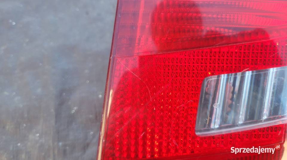 SKODA FABIA II LAMPA PRAWA TYLNA TYŁ 5J6945096 osobowe Ruda Śląska