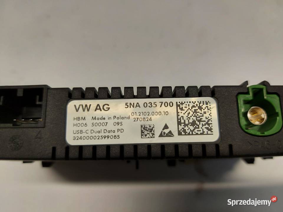 VW ID4 11A 2024r SUV 5D GNIAZDO PORT USB