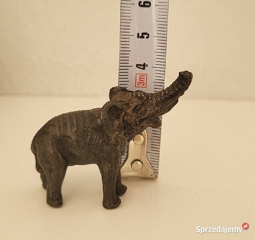 Słonik na szczęście mała figurka z przed lat Chełmno