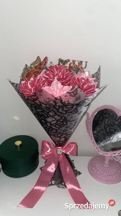 Bukiet kwiatów ze wstążki Darłowo