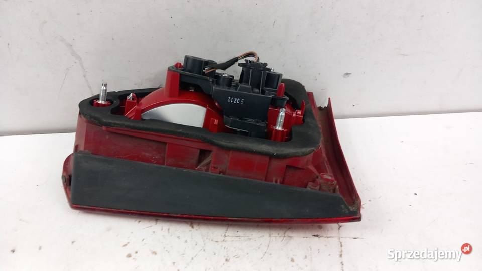 AUDI A4 B8 SEDAN LAMPA TYŁ LEWA W KLAPĘ wielkopolskie sprzedam