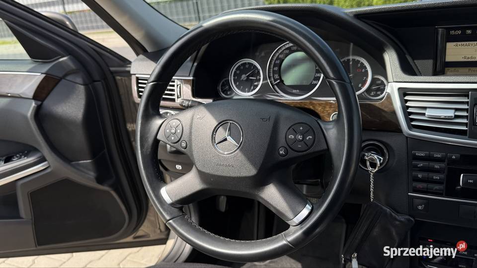 Mercedes E200 Niski Przebieg Super Stan 1 Rok produkcji 2010 Krośniewice