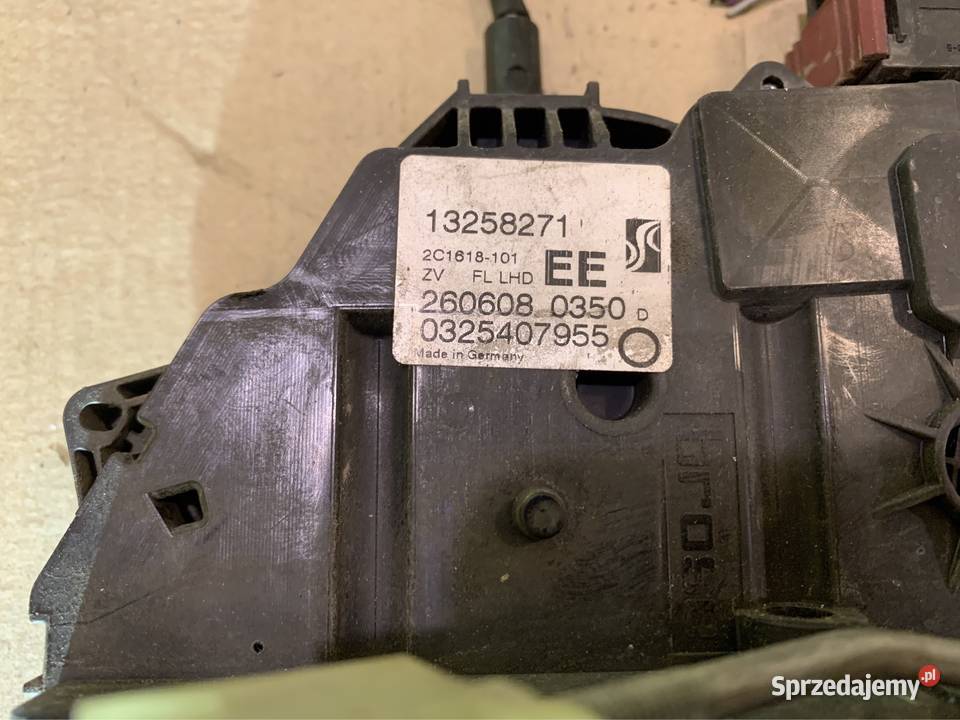 13258271 zamek drzwi lewy przód opel corsa d Karoseria Szczecin