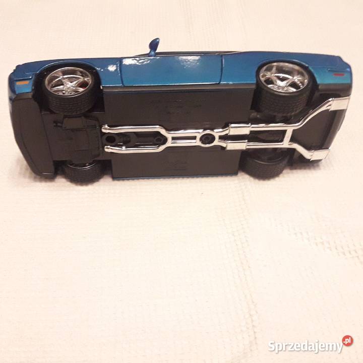 Dodge Challenger SRT Hemi Maisto model 124