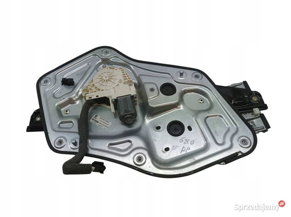 MECHANIZM SZYBY PRAWY PRZÓD 5L0837402A Skoda