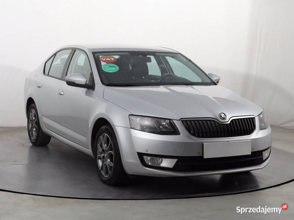 Skoda Octavia 14 TSI srebrny Katowice