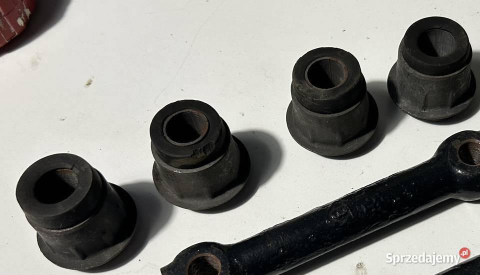NOWA Tuleja wahacza przedniego Fiat 126p osobowe