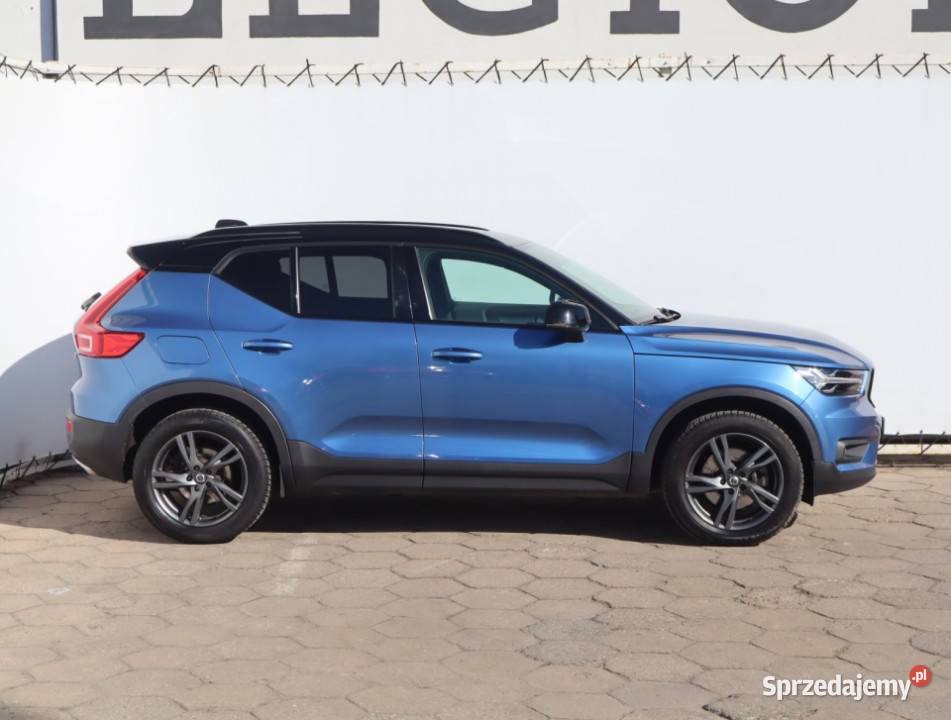 Volvo XC40 D4 AWD asystent pasa ruchu Łódź