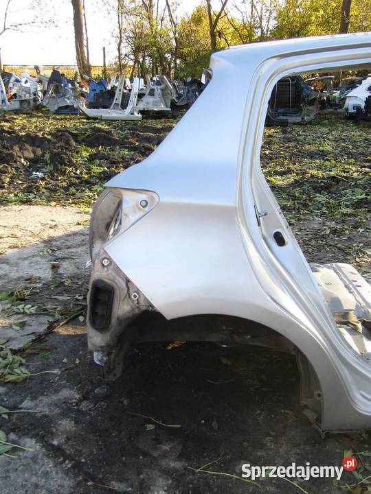 ĆWIARTKA BŁOTNIK PRAWY TYLNY TYŁ 1F7 TOYOTA osobowe