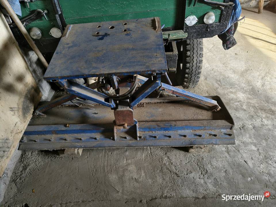 Pług do śniegu traktor 180 Ursus nieuszkodzony Wypędy