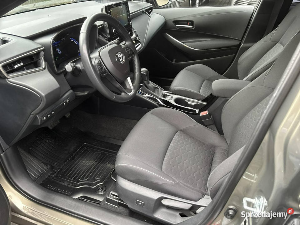Toyota Corolla 20 Hybrid 184 COMFORT TECH salon