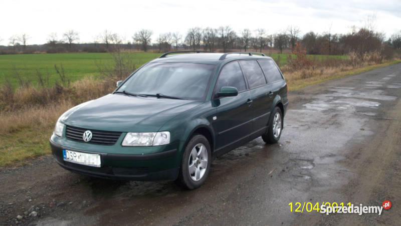 VW Passat 2000r ciemnozielone kombi rodziny radio / CD Passat Wrocław sprzedam